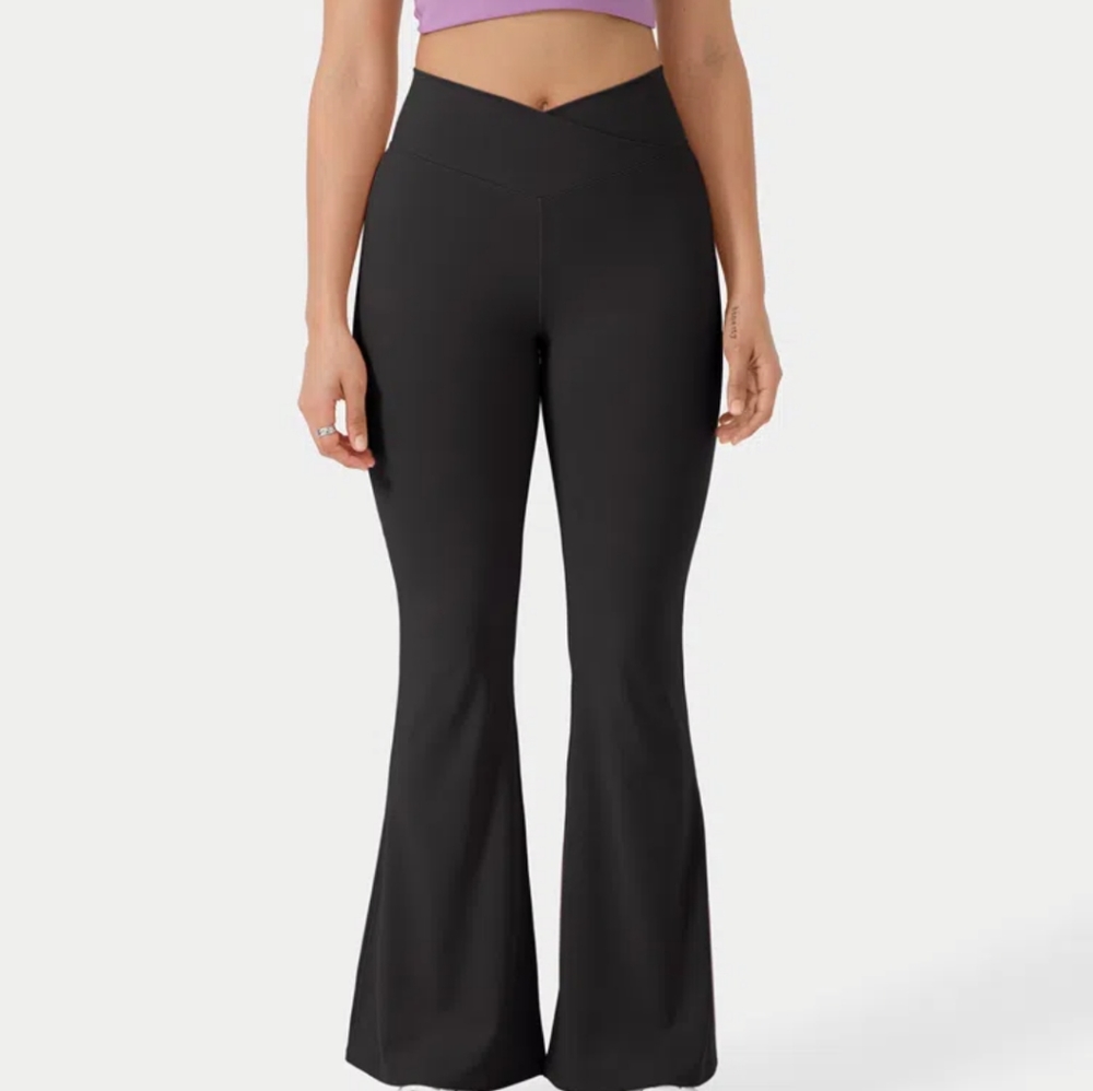 HALARA Crossover High Waisted Back Pocket Super Flare Leggings Active We…